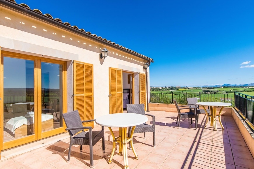 VILLA with RENTAL LICENSE