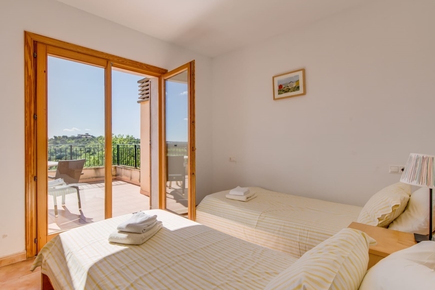 VILLA with RENTAL LICENSE