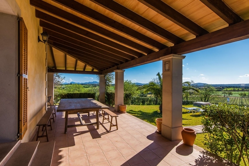 VILLA with RENTAL LICENSE