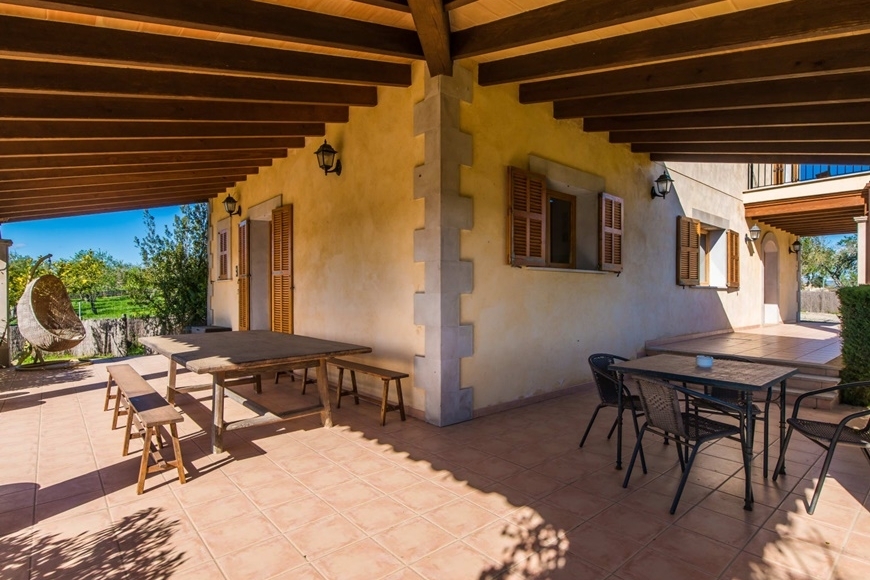 VILLA with RENTAL LICENSE