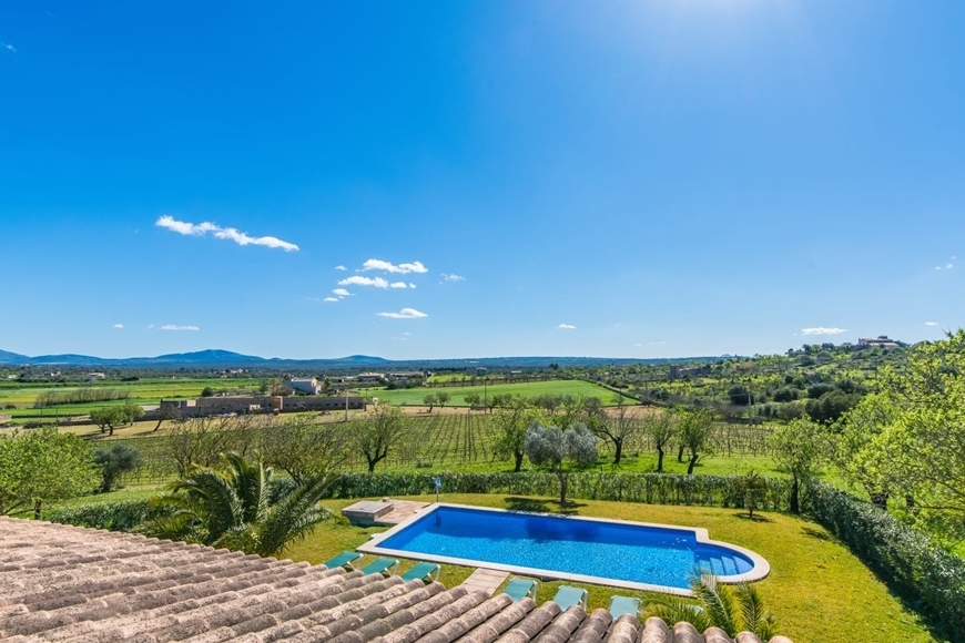 VILLA with RENTAL LICENSE