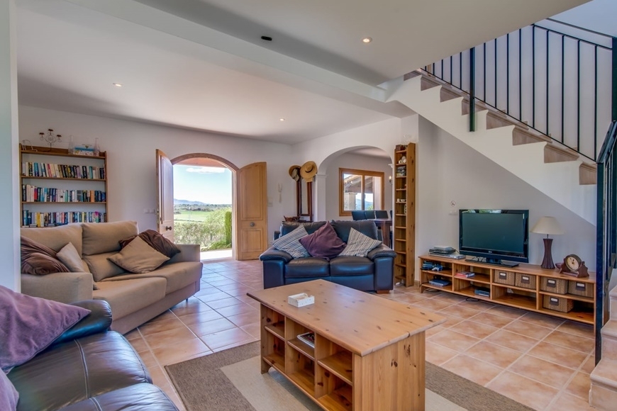 VILLA with RENTAL LICENSE