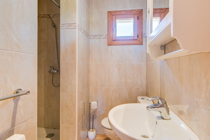 VILLA with RENTAL LICENSE
