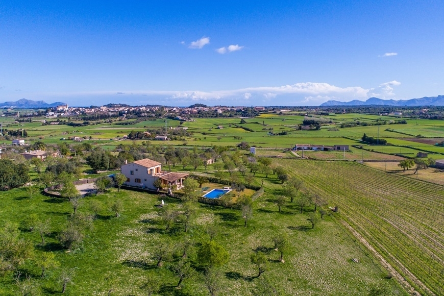 VILLA with RENTAL LICENSE