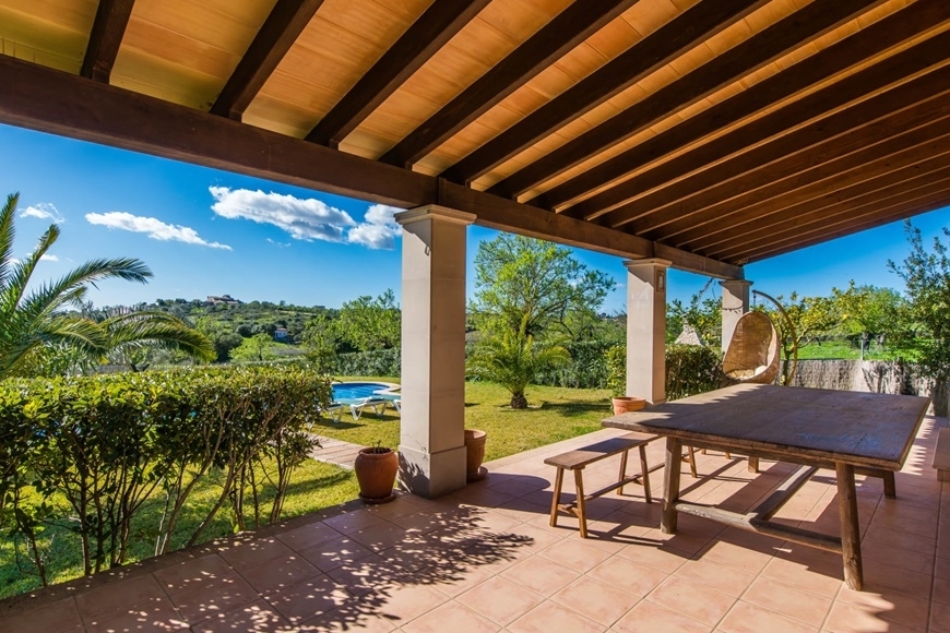 VILLA with RENTAL LICENSE