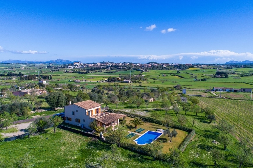 VILLA with RENTAL LICENSE