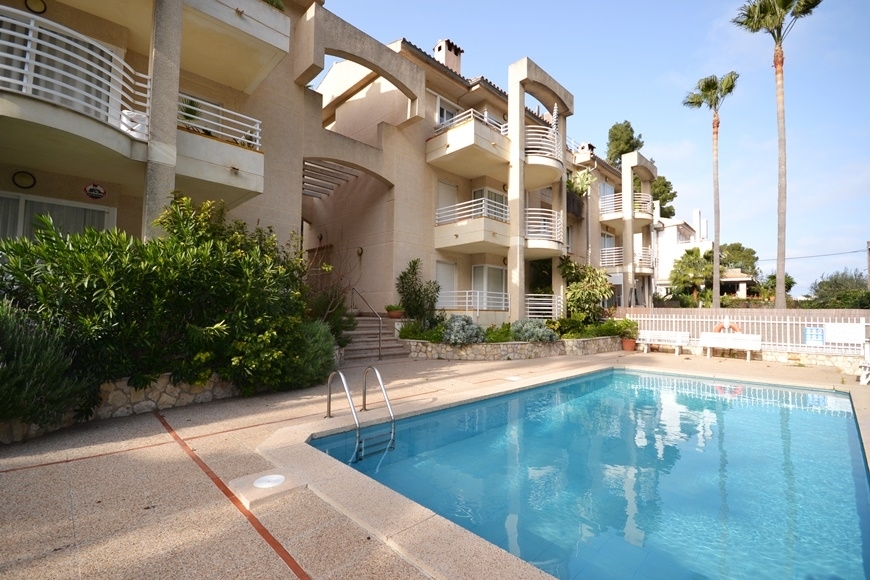 APARTAMENTO CON PISCINA