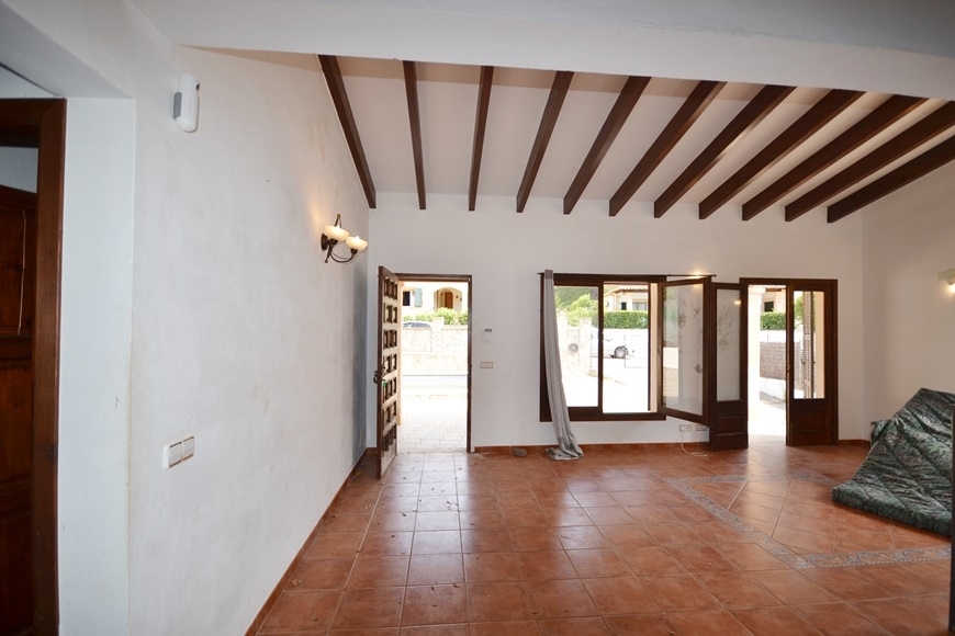 VILLA TO RENOVATE