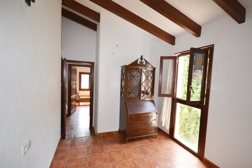 VILLA TO RENOVATE