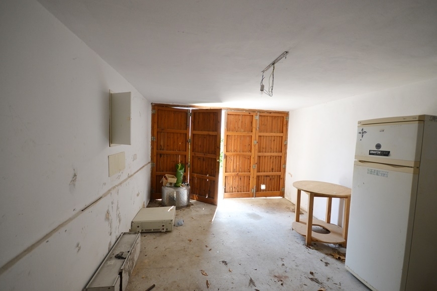VILLA TO RENOVATE