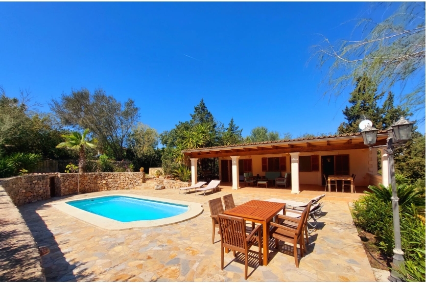 RUSTIC PROPERTY FOR SALE