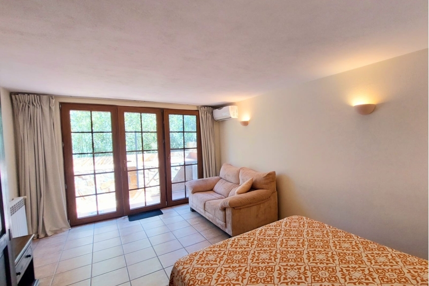 RUSTIC PROPERTY FOR SALE