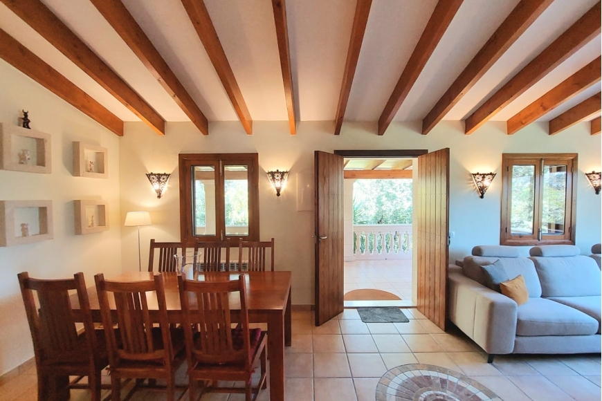 RUSTIC PROPERTY FOR SALE
