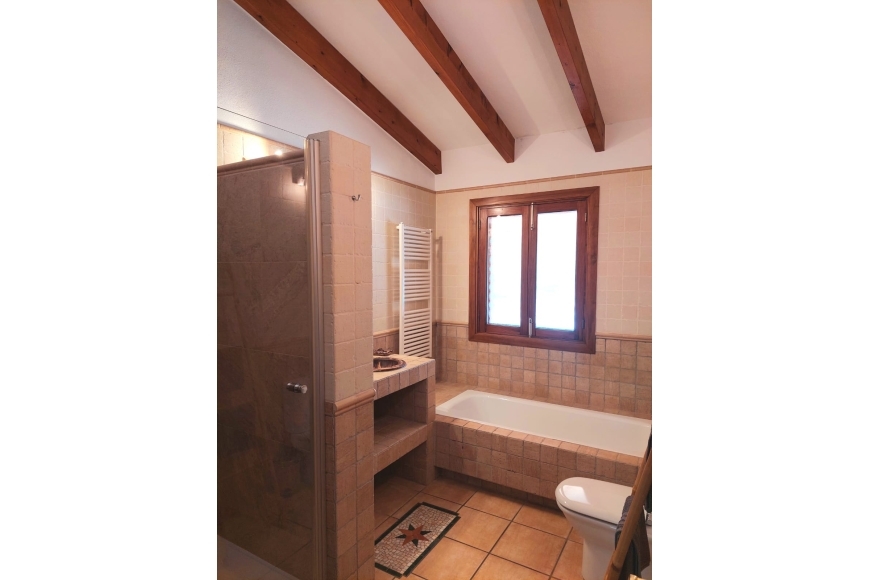 RUSTIC PROPERTY FOR SALE