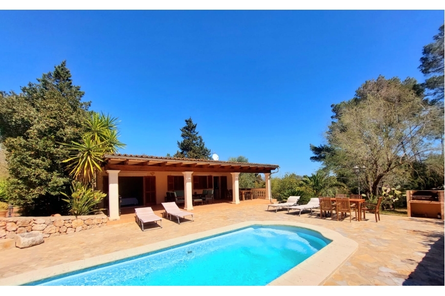 RUSTIC PROPERTY FOR SALE