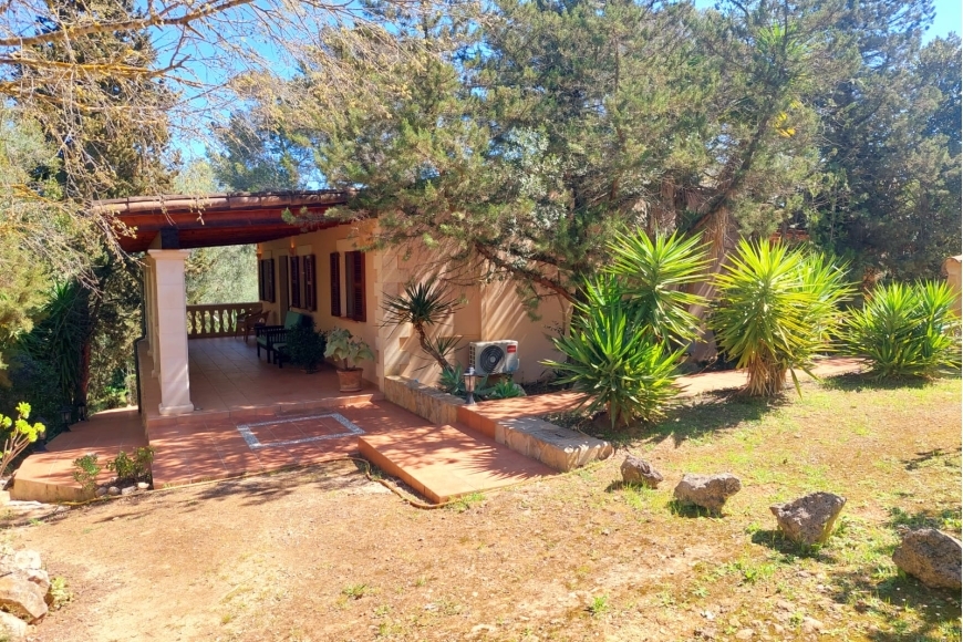 RUSTIC PROPERTY FOR SALE
