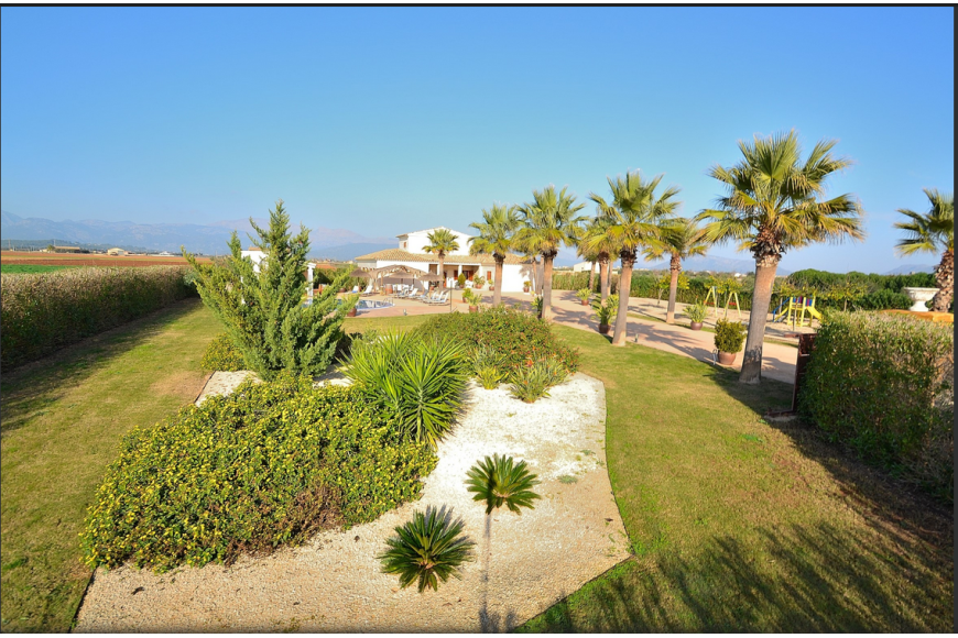 FINCA CON PISCINA
