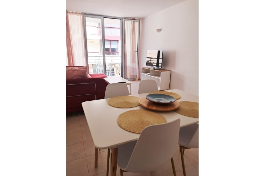 Flat close to the beach 