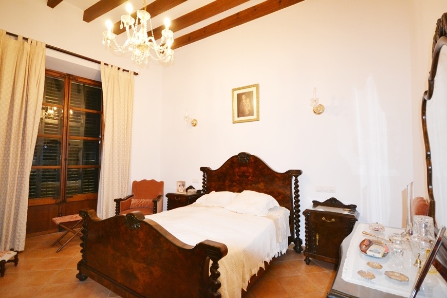 STADTHAUS MIT INNENHOF