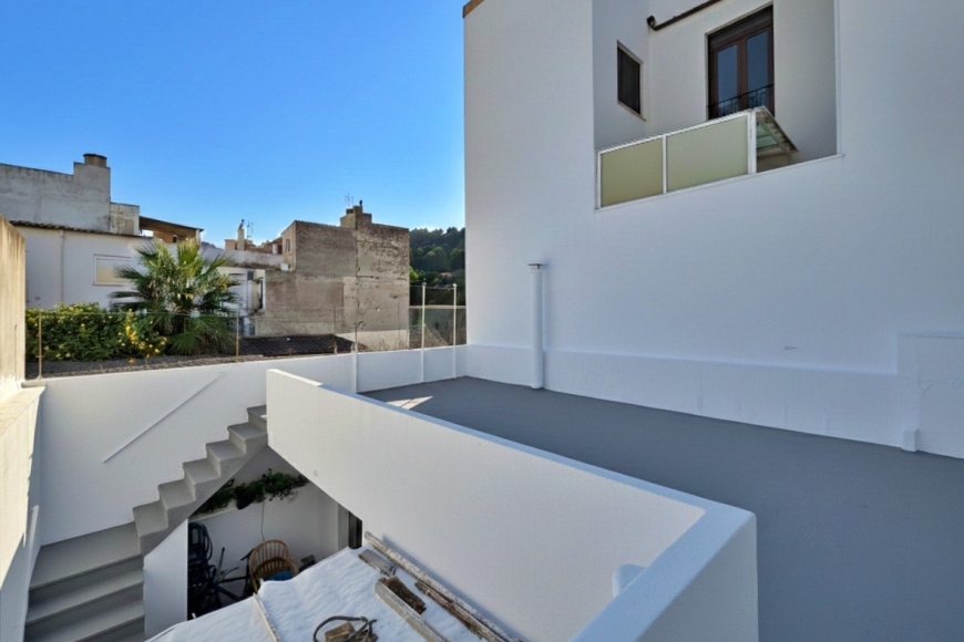 TOWNHOUSE WITH PATIO