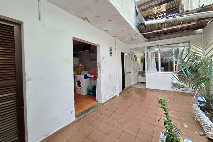 TOWNHOUSE WITH PATIO