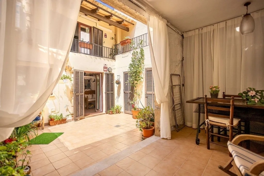 TOWN HOUSE, POLLENSA