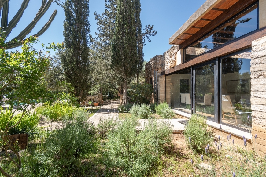 LANDHAUS - FINCA