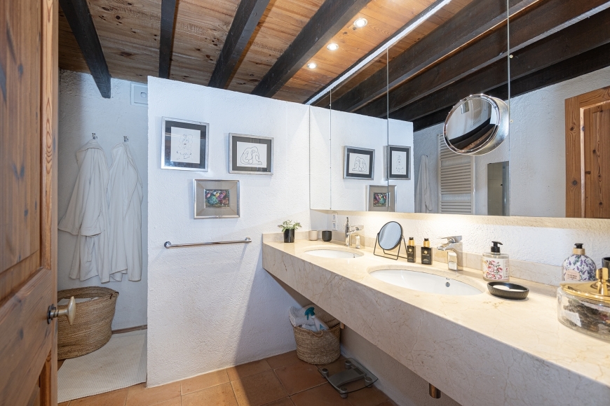 LANDHAUS - FINCA