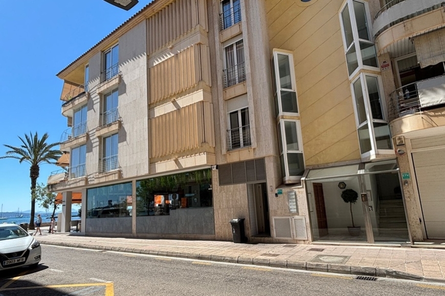 SEAFRONT APARTMENT