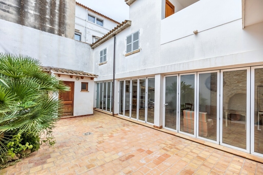 TOWN HOUSE with GARAGE