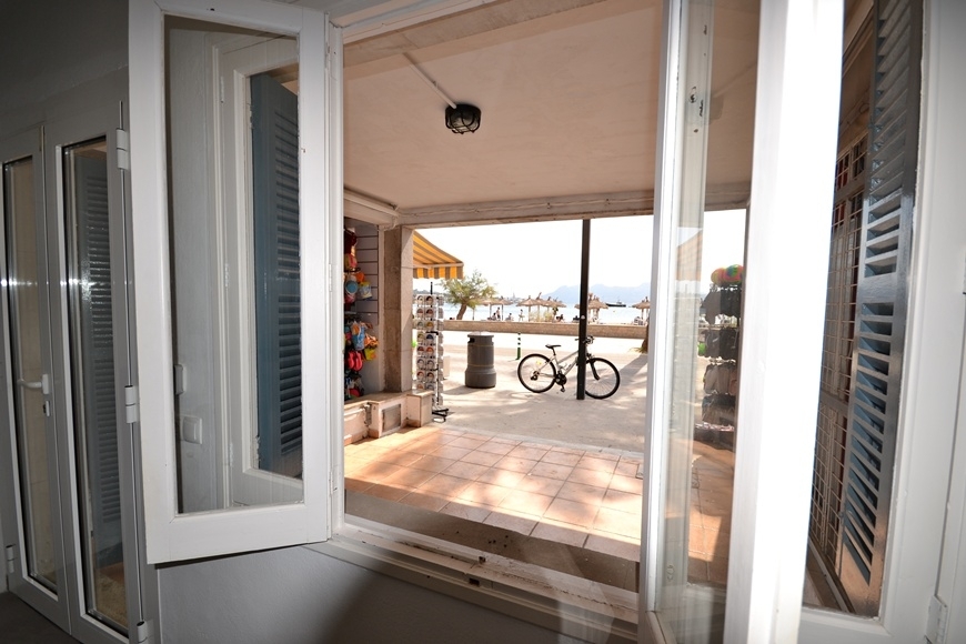 HOUSE by the SEA