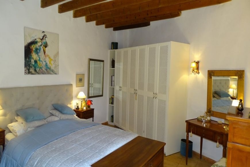 CASA DE PUEBLO, BUGER