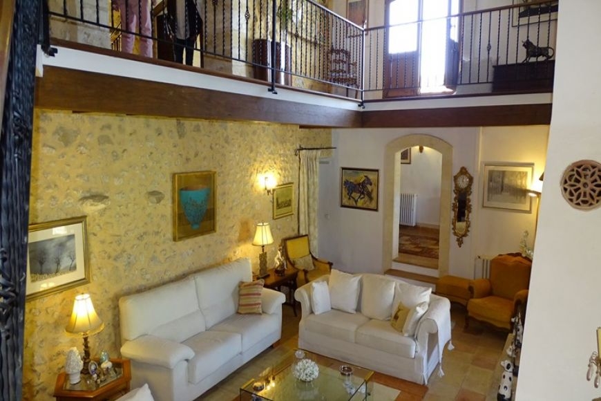 CASA DE PUEBLO, BUGER